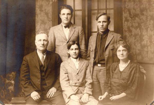 Burdette W and Wendell Mason - Hosie, Wilmont and Grace Hawley